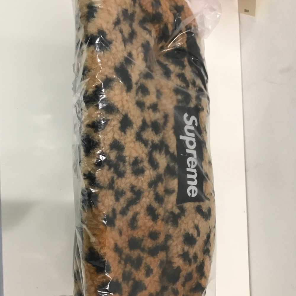 Supreme Fanny Packs - Picture 2 of 2